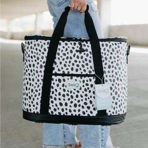 Swig Life COOLI Family Cooler bag.